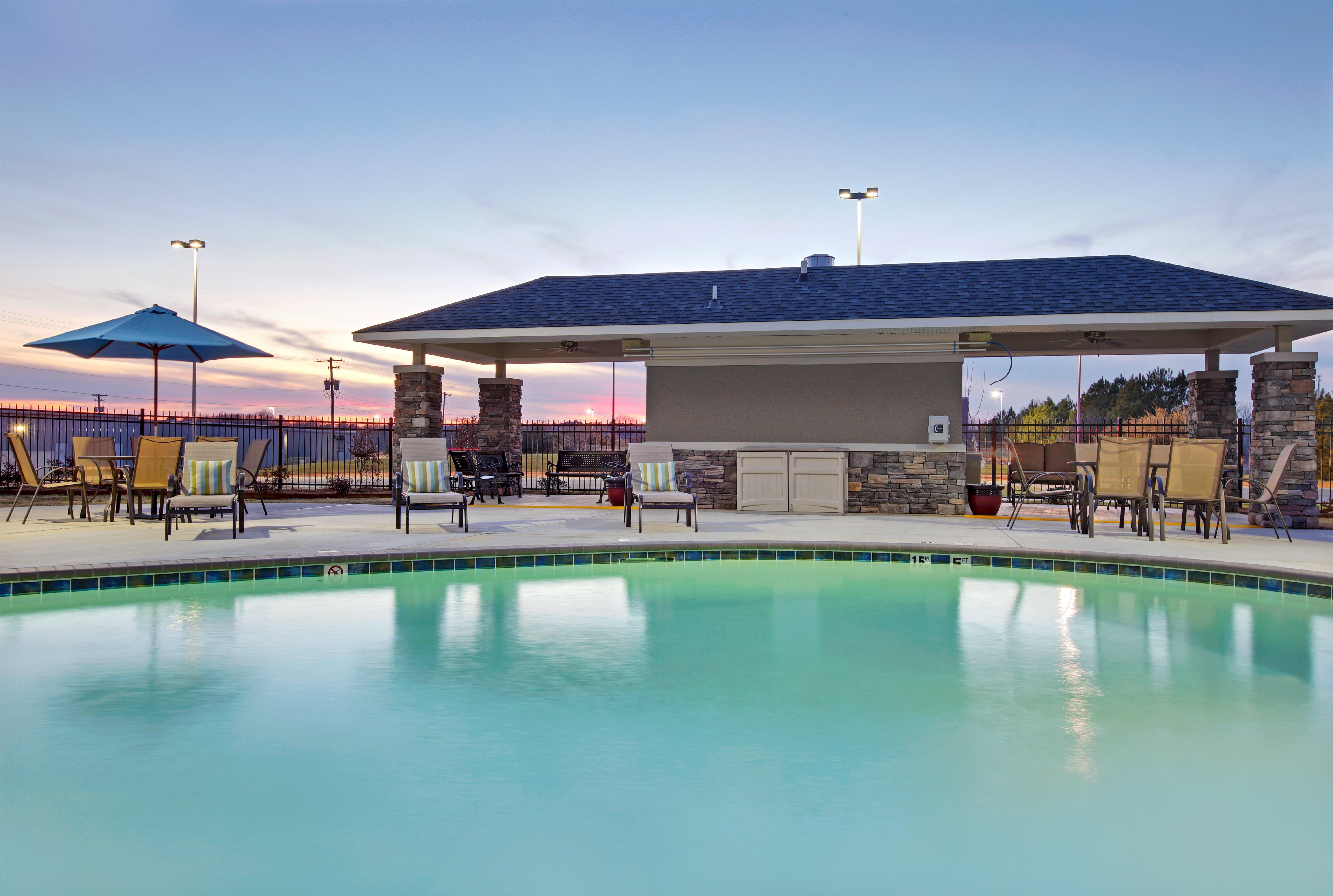 Holiday Inn Express Monticello By Ihg Exterior photo