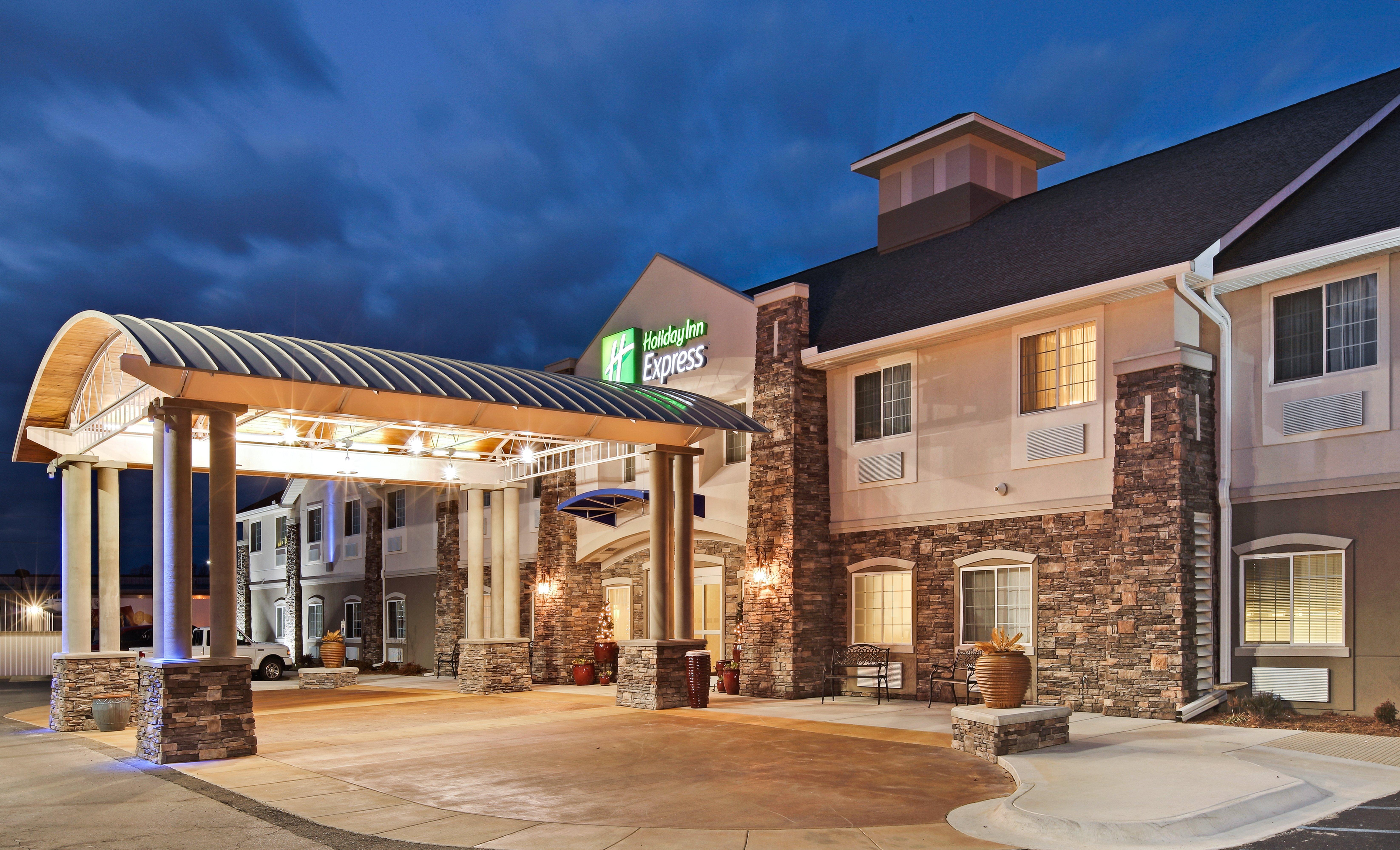Holiday Inn Express Monticello By Ihg Exterior photo