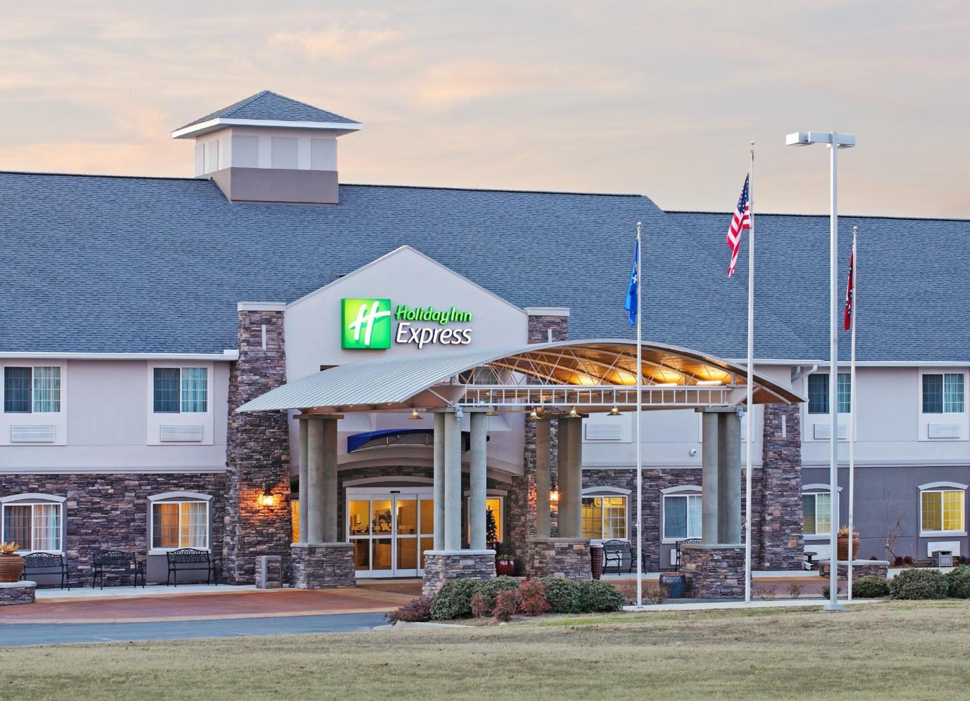 Holiday Inn Express Monticello By Ihg Exterior photo