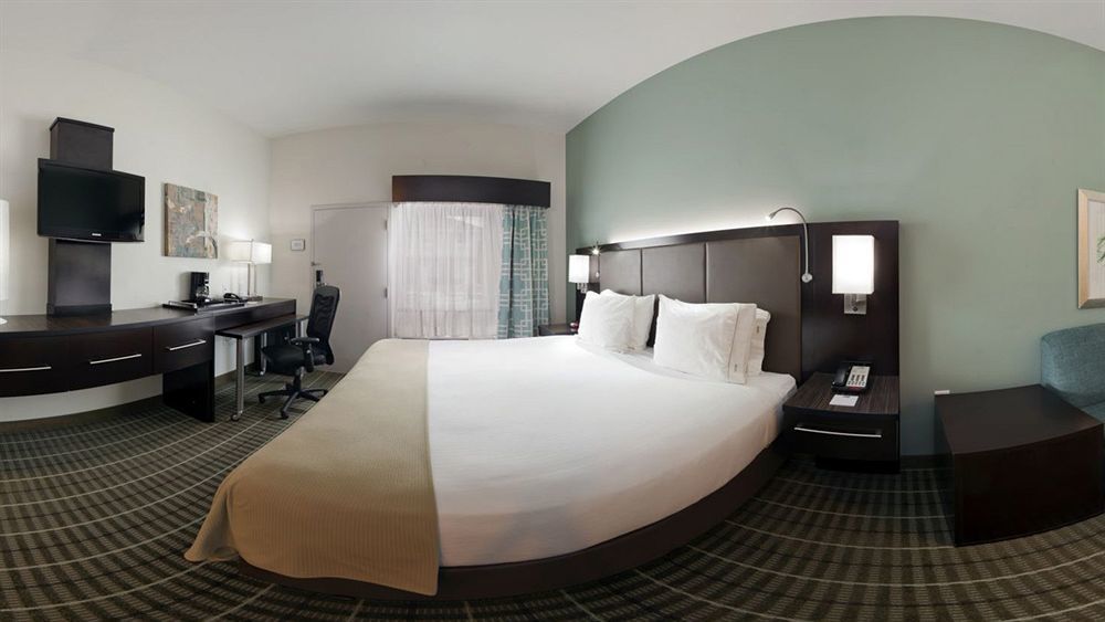 Holiday Inn Express Monticello By Ihg Exterior photo